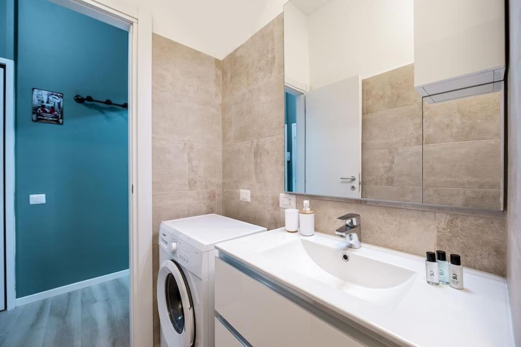 Linate Airport Elegant Suite,Tram 1 Minute Away มิลาน ภายนอก รูปภาพ